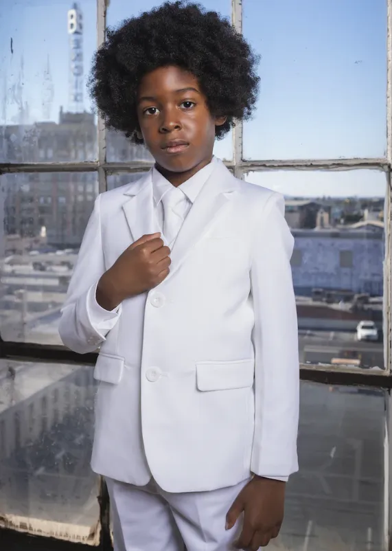 007 White Suite