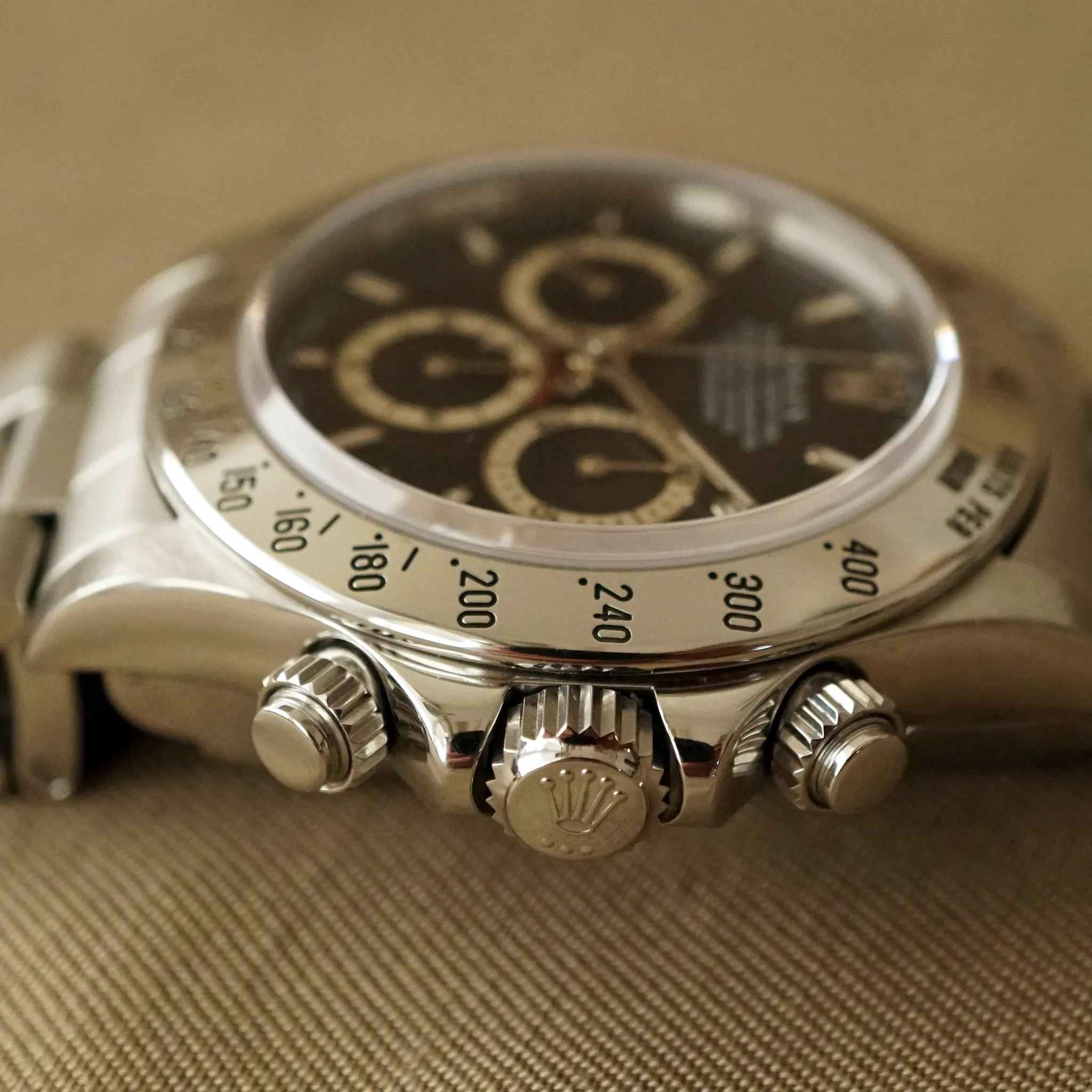 1997 ROLEX COSMOGRAPH BLACK DAYTONA REF.16520 / RSC SERVICED CARD