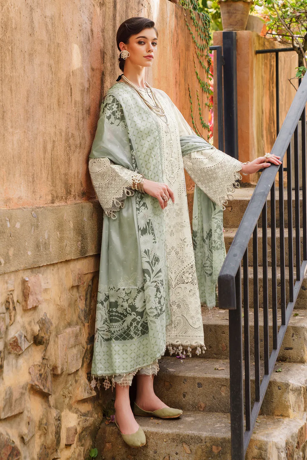 BAROQUE | BAROQUE – SWISS LAWN COLLECTION 24 | SL12-D01