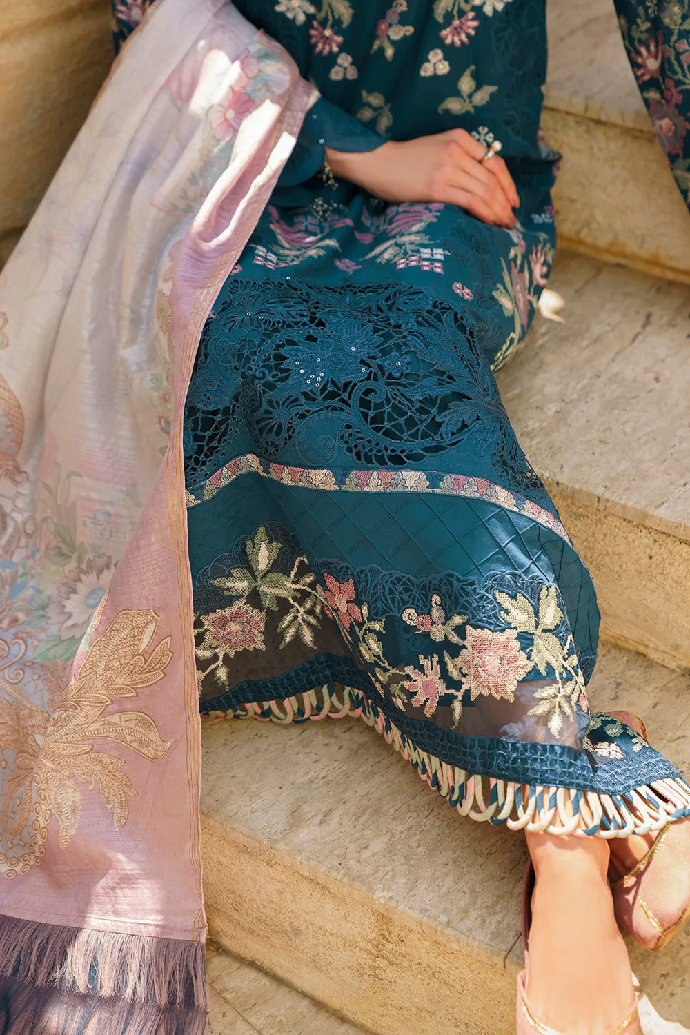 BAROQUE | BAROQUE – SWISS LAWN COLLECTION 24 | SL12-D02