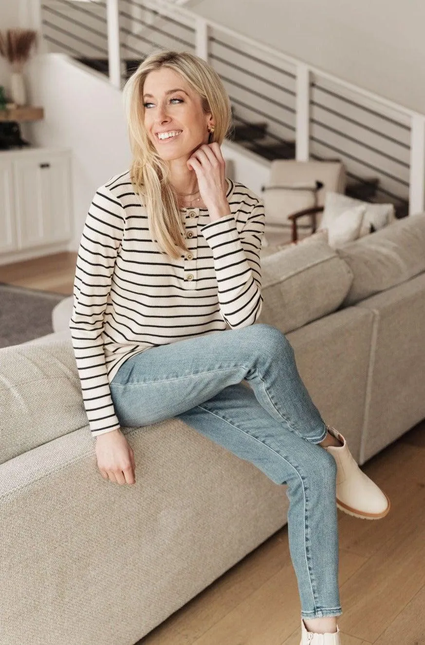 Hazel Blues® | Stripe Right Top