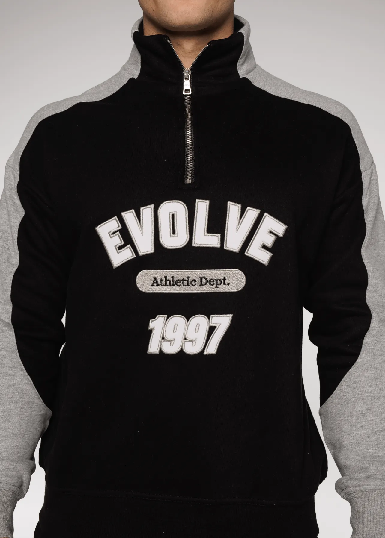 Iconic Retro ¼ Zip - Black-Grey