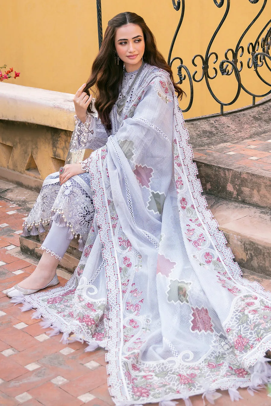 JAZMIN SHAHKAAR LAWN SS'23 | Vol 2 | ARSH