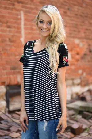 Just My Type Floral Top ~ Black