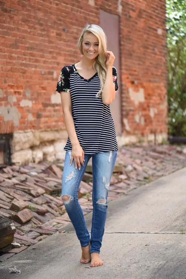 Just My Type Floral Top ~ Black