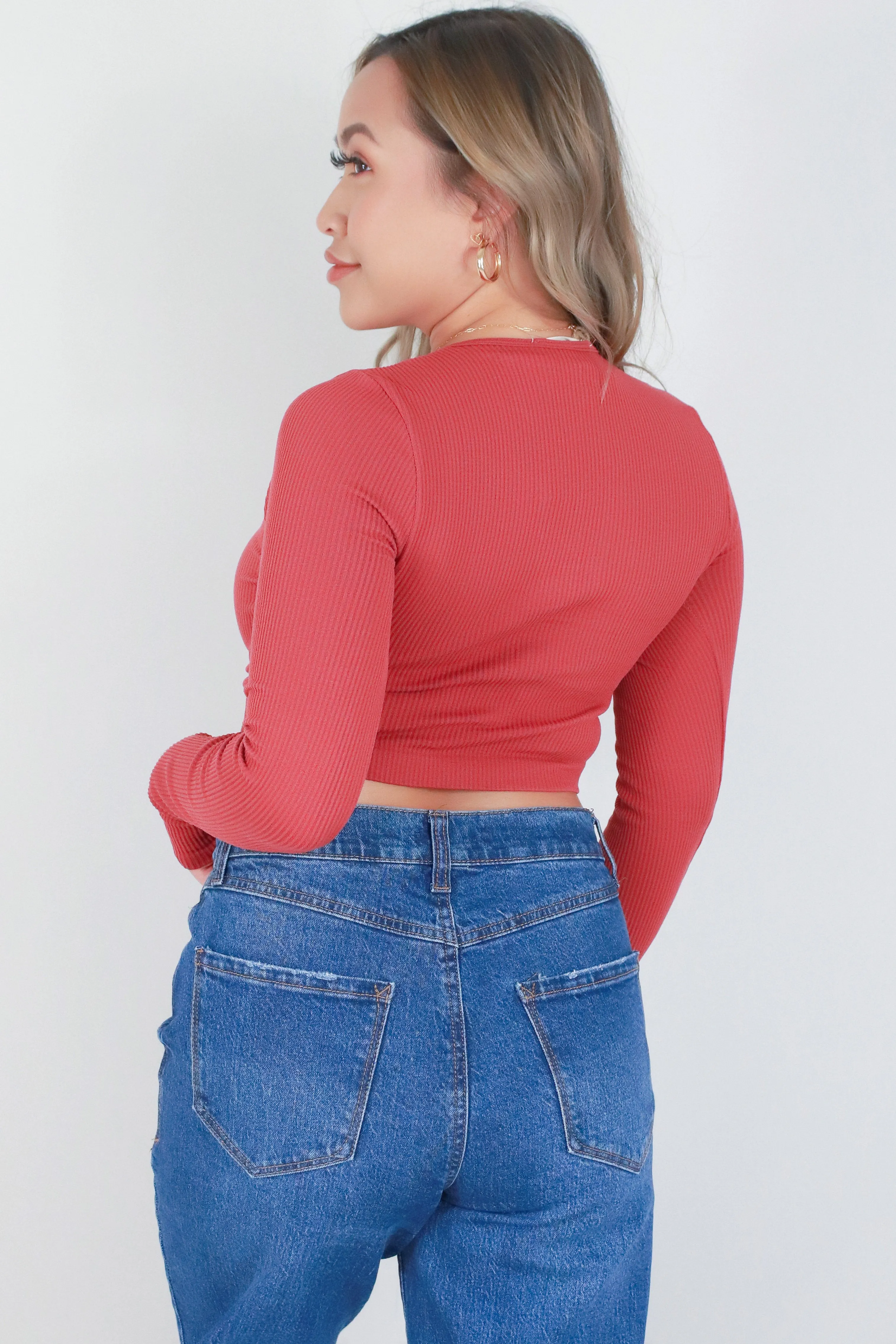 LONG SLEEVE RIBBED HENLEY TOP