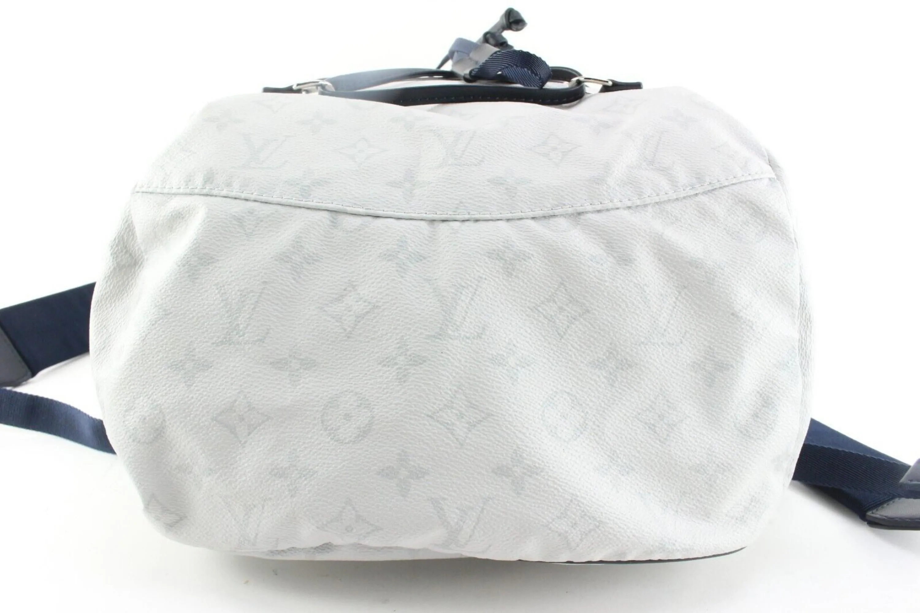 Louis Vuitton White Monogram Antarctica Ultralight Backpack 2LV0413C
