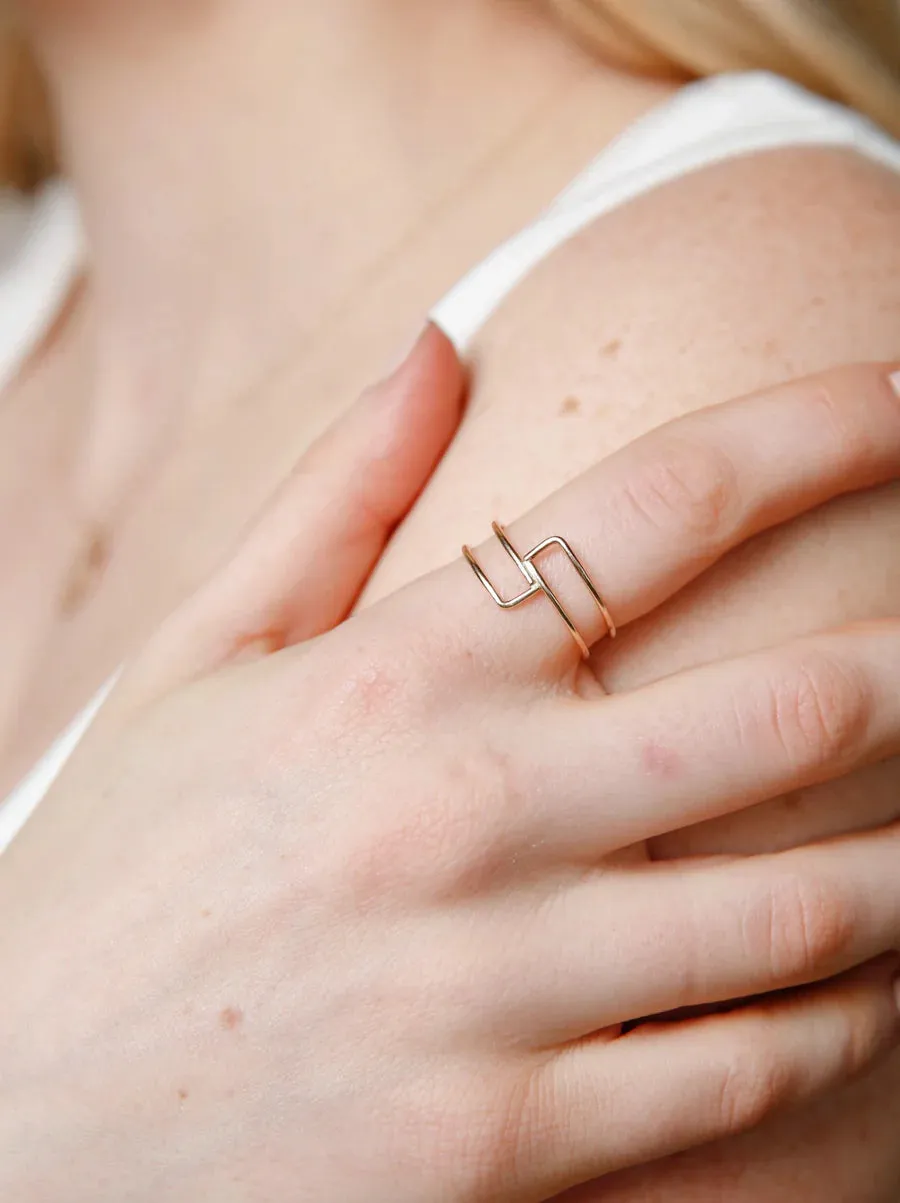 Meander Ring