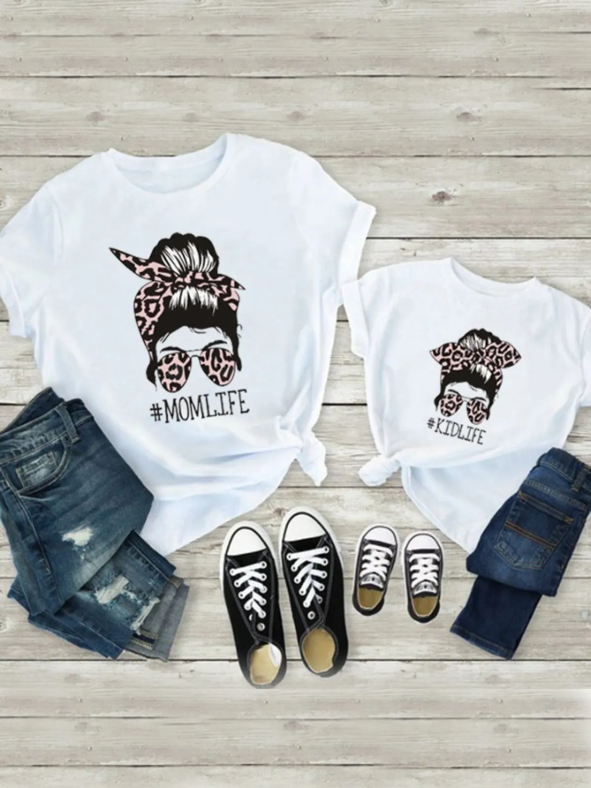Mommy and Me Twinning Trendsetters Graphic Tee