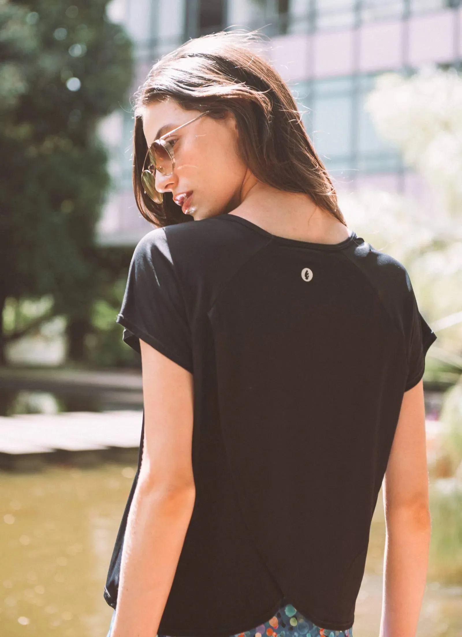 Move T (Black) UPF 50 