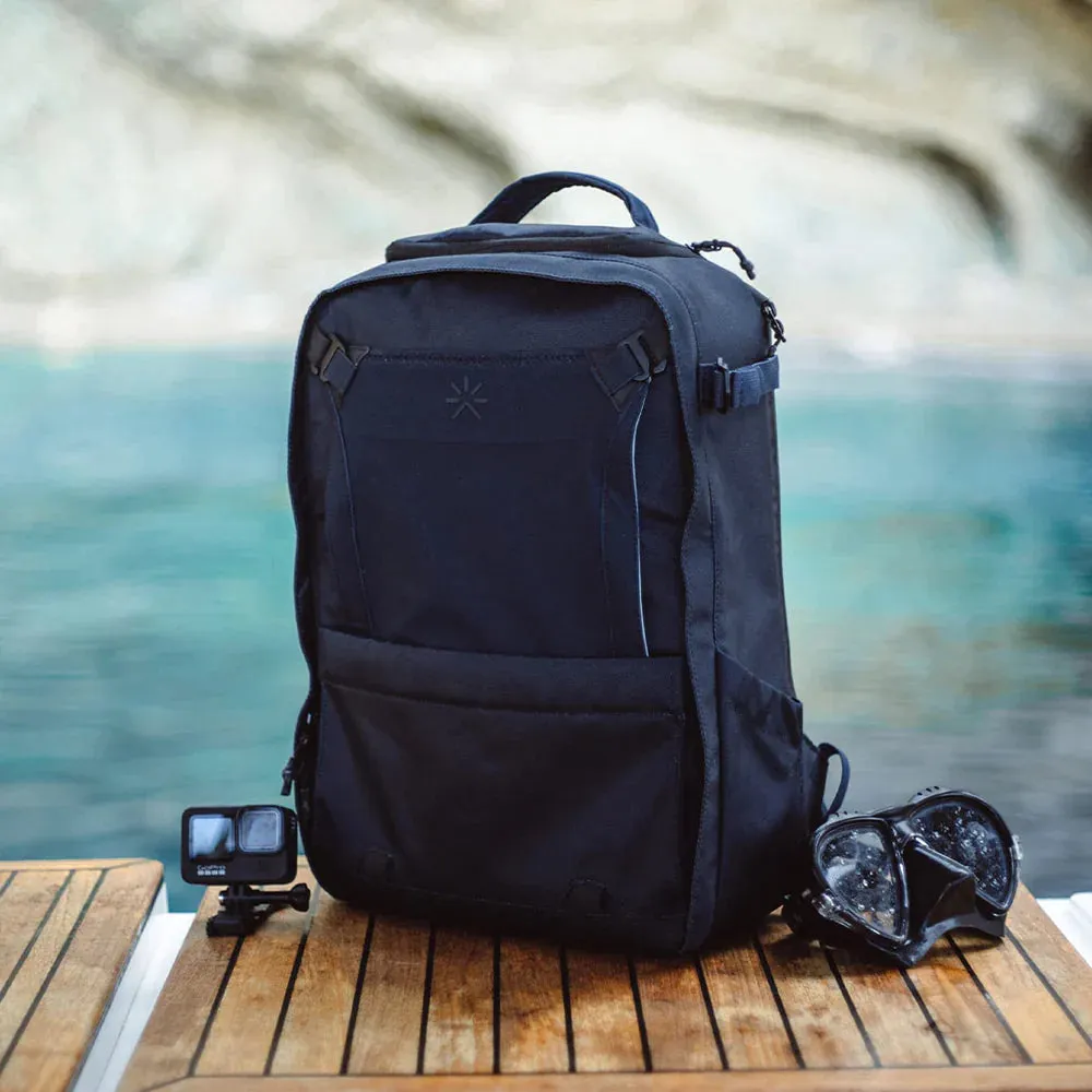 Nest Backpack Blueberry Navy   3 Accessories