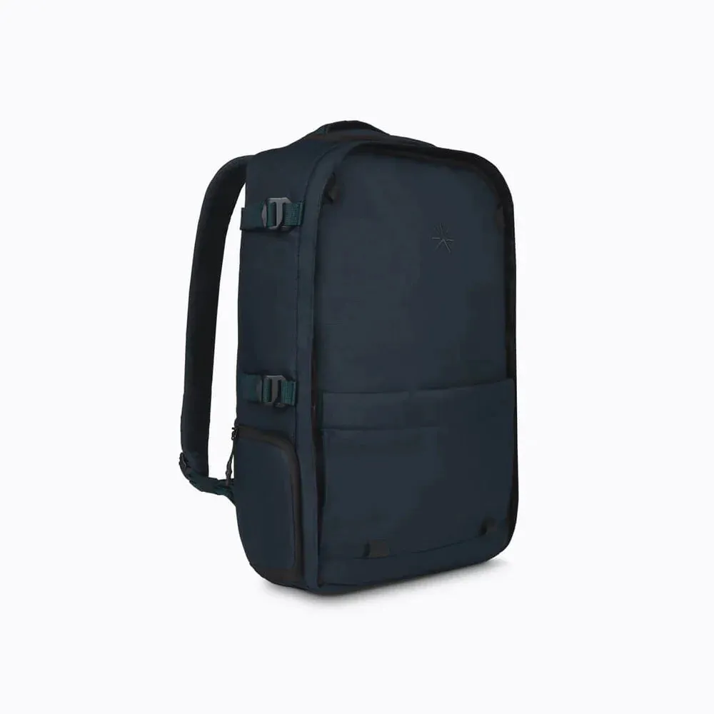 Nest Backpack Blueberry Navy   3 Accessories