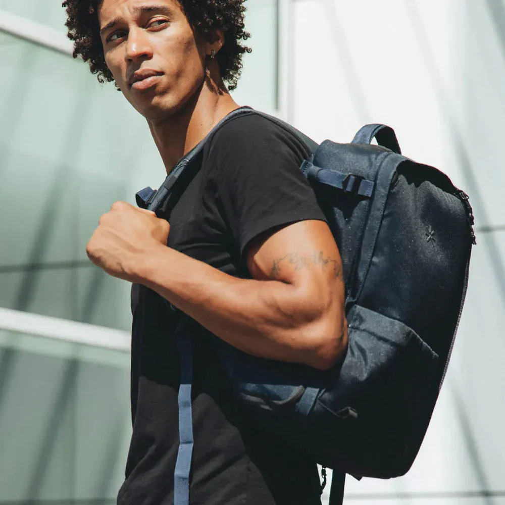 Nest Backpack Blueberry Navy   3 Accessories