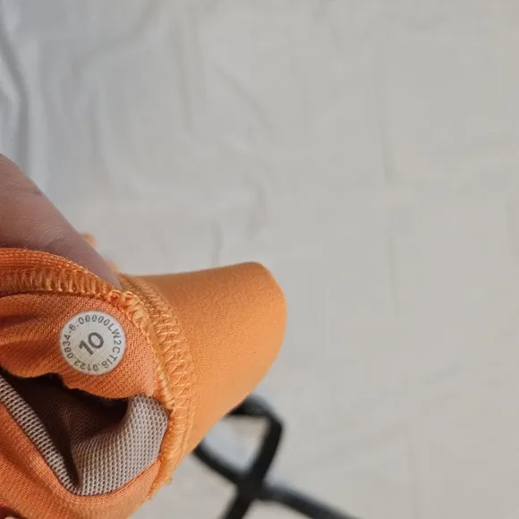 NWOT Lululemon Flow Y Bra Nulu (Orange Soda) Size 10