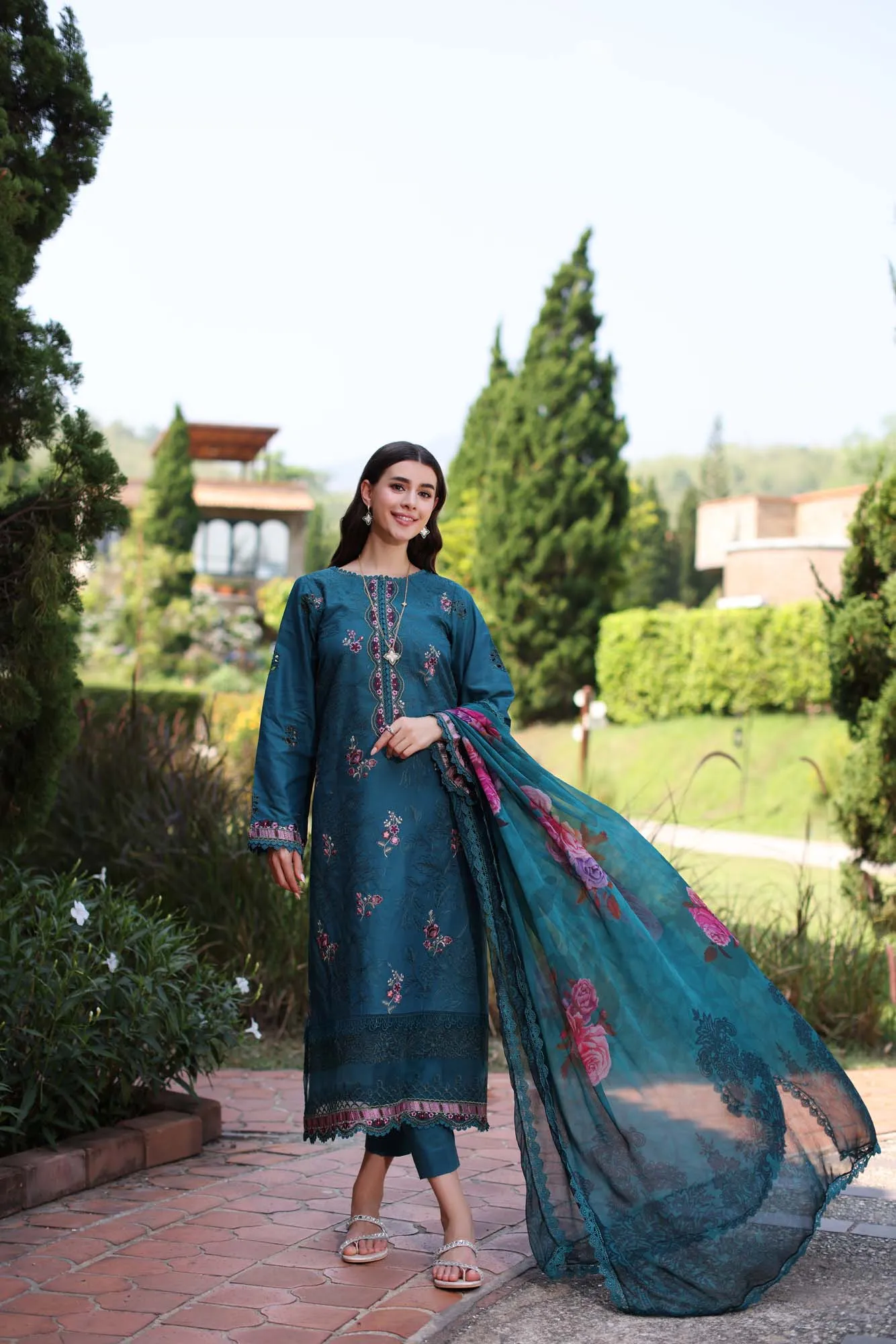 Saadia Asad Noor Eid Luxe Printkari Lawn – D9