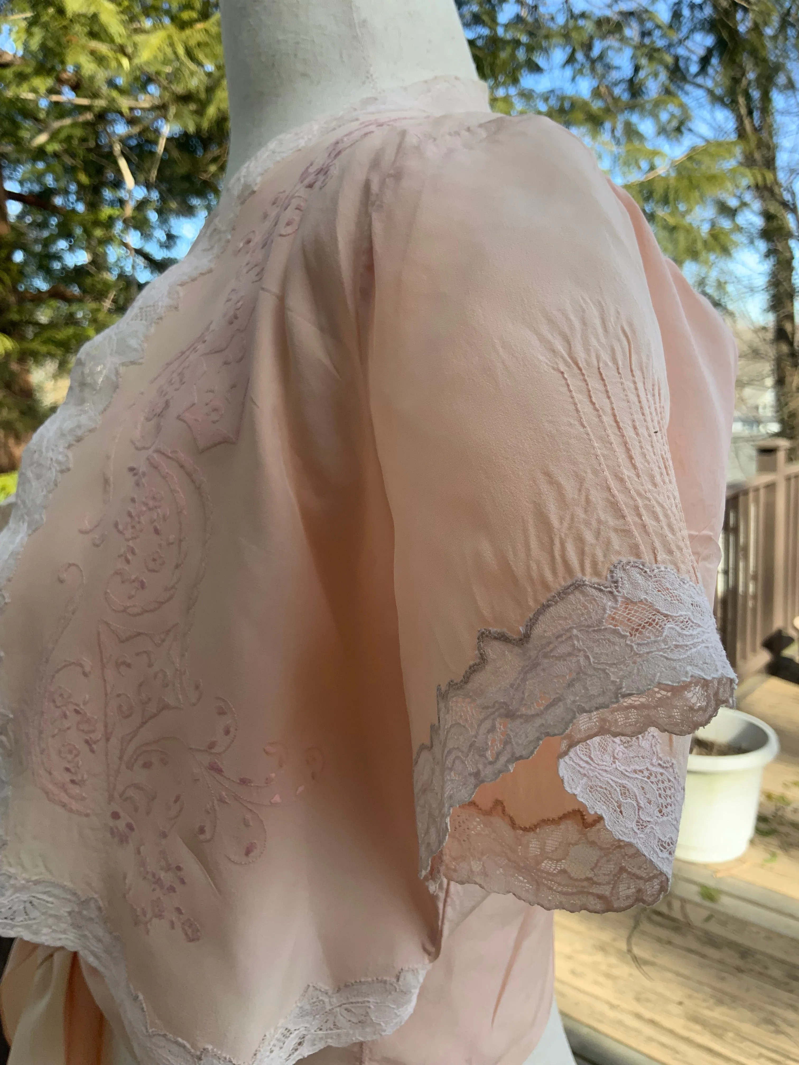 Silk Embroidered Bed Jacket - 40s - 40K