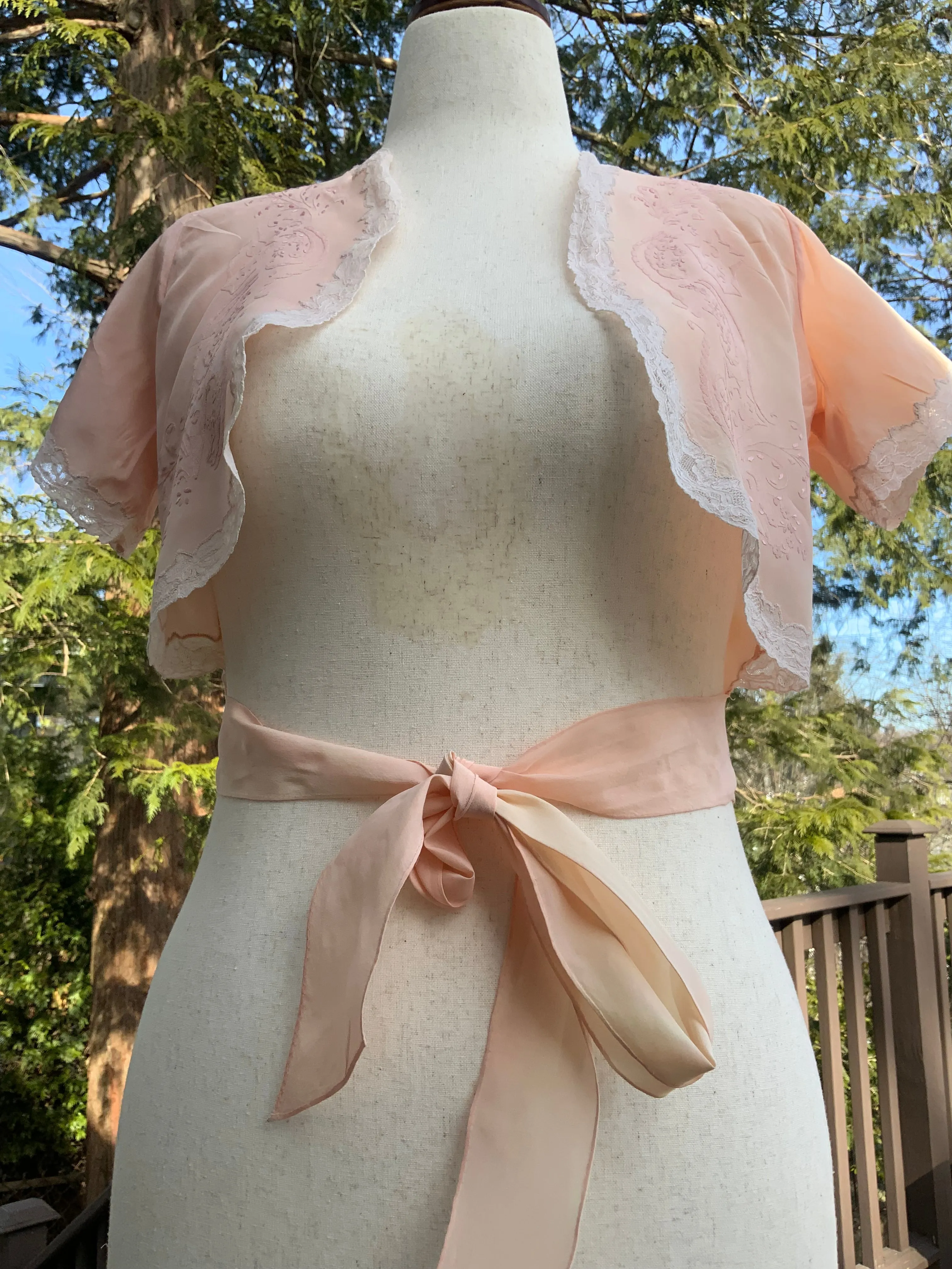 Silk Embroidered Bed Jacket - 40s - 40K