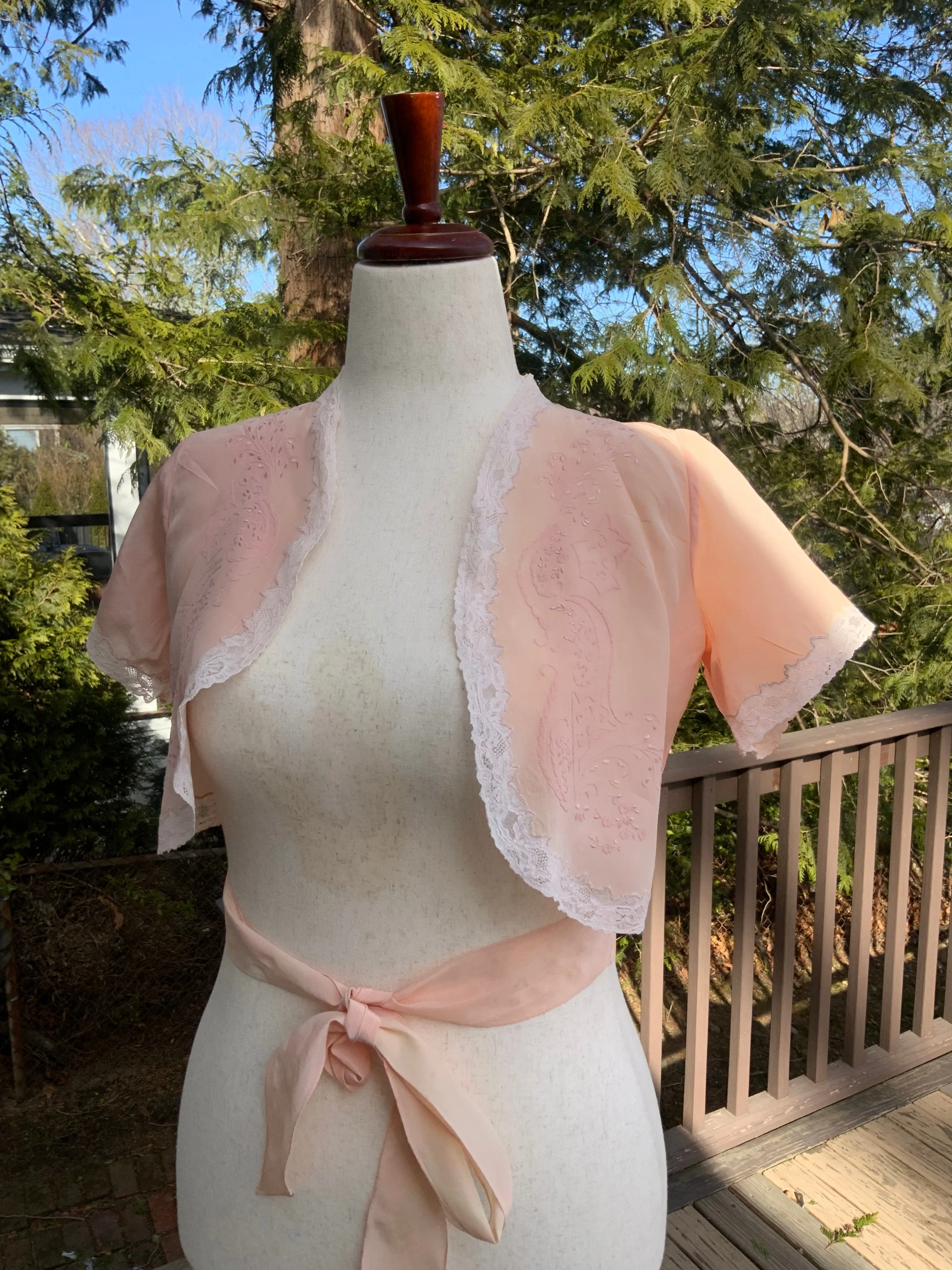 Silk Embroidered Bed Jacket - 40s - 40K