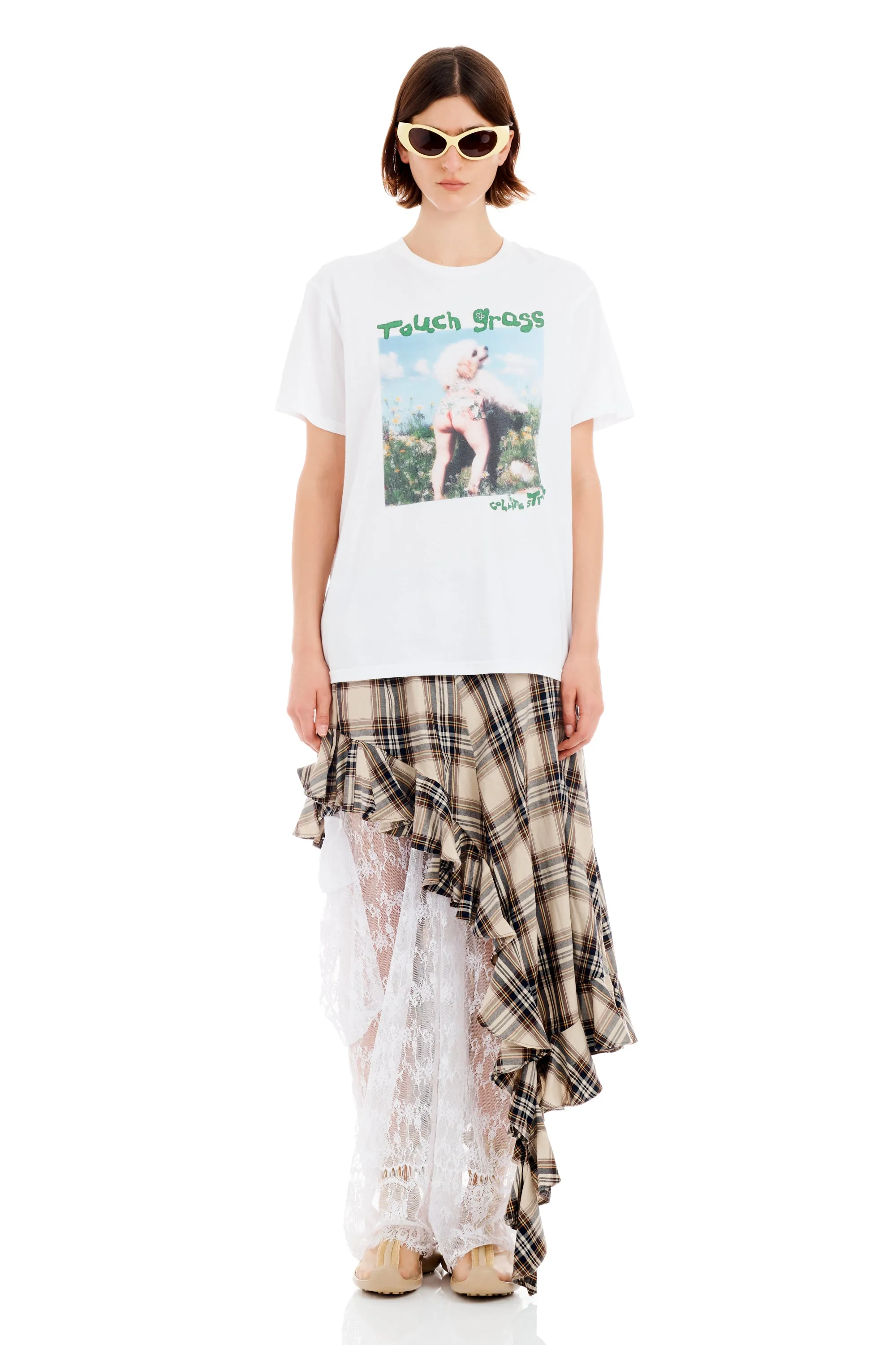 TOUCH GRASS GRAPHIC TEE