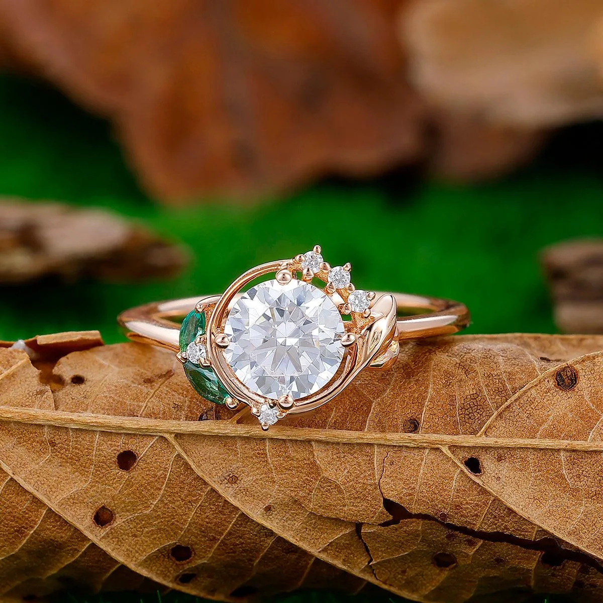 Unique 18k Gold Leaf Curved Design Round Cut Moissanite Engagement Ring