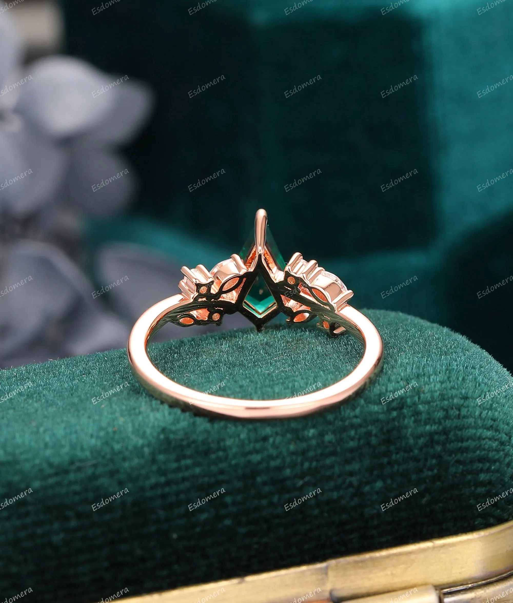Vintage Unique Kite Shape 6x9mm Emerald Engagement Ring, Moissanite Cluster Ring,14k Solid Gold Anniversary Gift Ring
