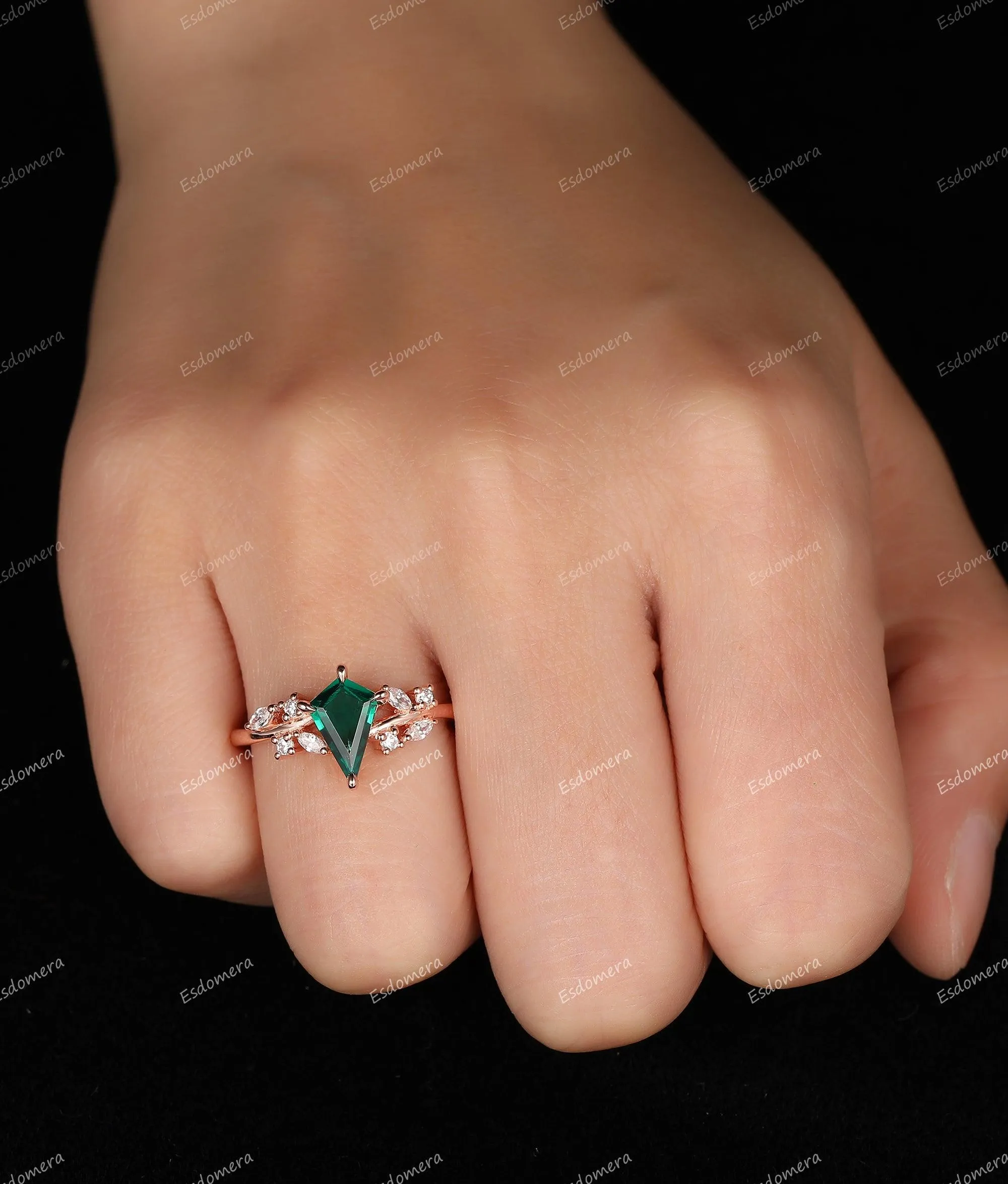 Vintage Unique Kite Shape 6x9mm Emerald Engagement Ring, Moissanite Cluster Ring,14k Solid Gold Anniversary Gift Ring