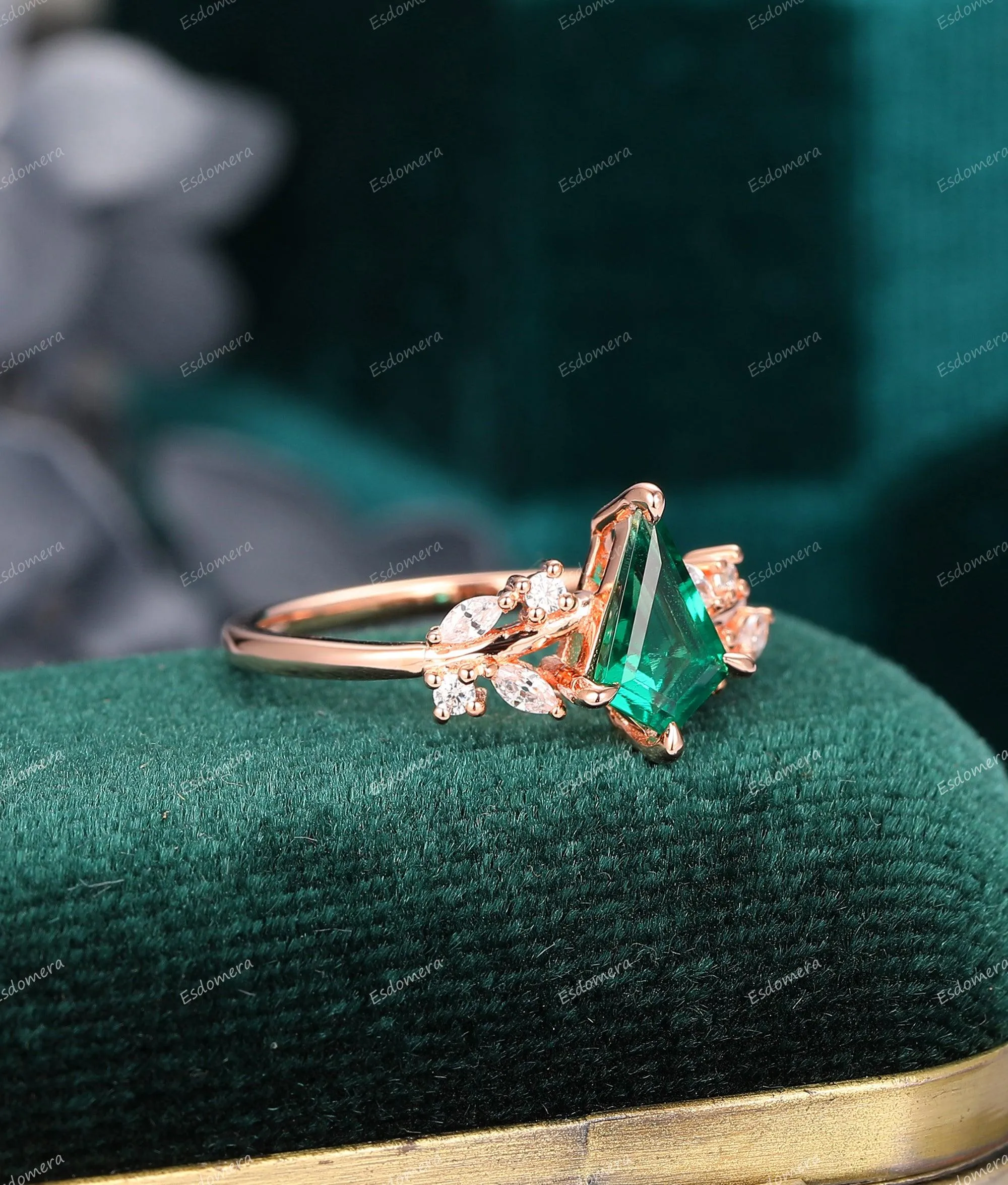 Vintage Unique Kite Shape 6x9mm Emerald Engagement Ring, Moissanite Cluster Ring,14k Solid Gold Anniversary Gift Ring