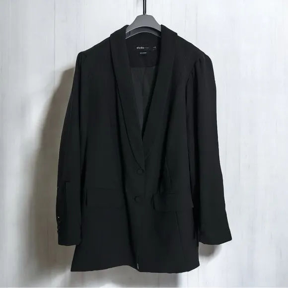Women’s Plus Soho Studio Refined Black Crepe Blazer