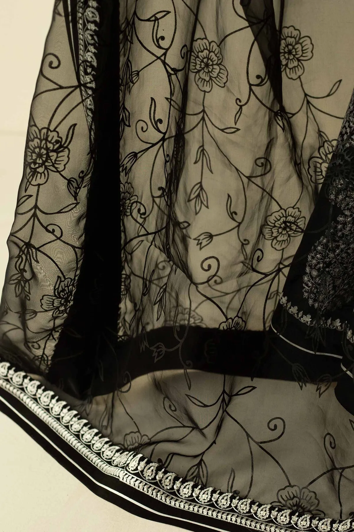 Zara Shahjahan Lawn II - '23 | ZEL23-D3